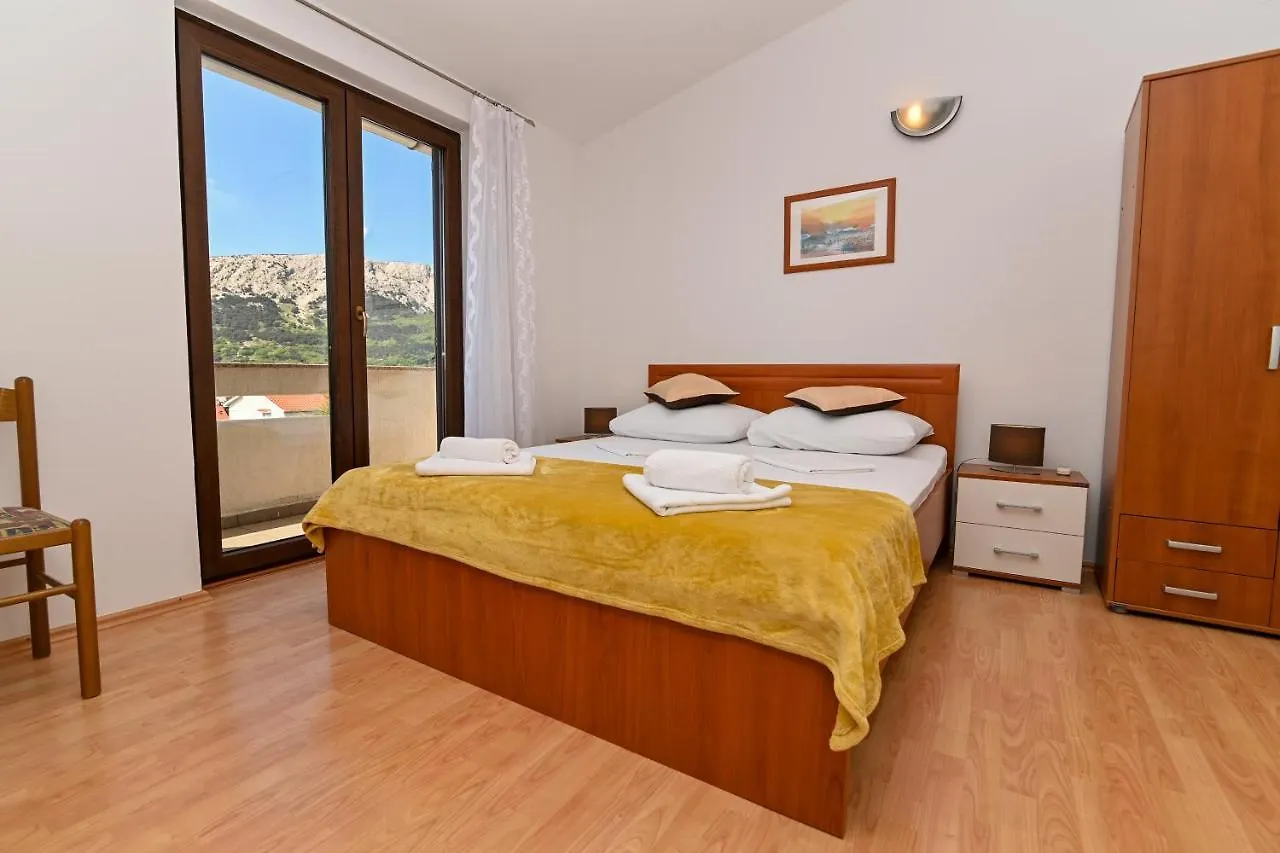 Apartments Andrea I Baška 0*,