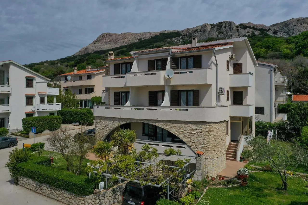 Apartments Andrea I Baška 0*,